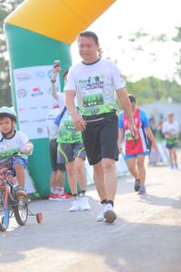 BIB: 
                            <button type="button" onclick="openModal(3653507)" class="btn btn-primary btn-sm float-right btn-popup" data-toggle="modal" data-target=".modal-high-quality">
                        <i class="fas fa-shopping-cart"></i> Add to Cart
                    </button>
                                            <button type="button" onclick="isThisMe(3653507, true)" class="btn btn-success btn-sm float-right btn-popup btn-isme hidden" data-toggle="tooltip" data-placement="bottom" title="นี่คือรูปของคุณใช่ไหม คลิกที่นี่เพื่อเอาเข้าอัลบั้ม">
                        <i class="fas fa-plus"></i> Add to album
                    </button>
                    <button type="button" onclick="isThisMe(3653507, false)" class="btn btn-warning btn-sm float-right btn-popup btn-isnotme hidden">
                        <i class="fas fa-ban"></i> Remove from album
                    </button>